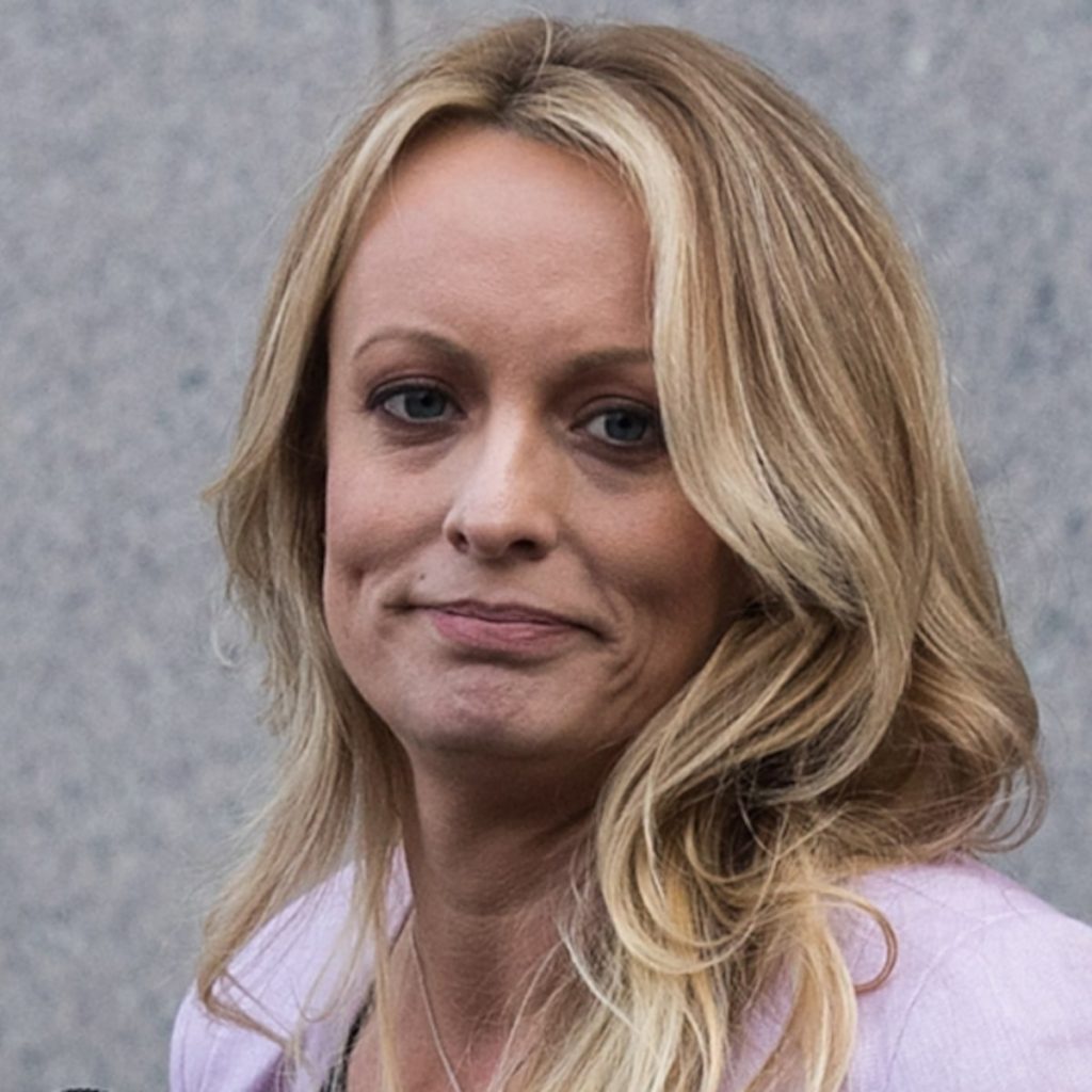 Stormy Daniels Without Makeup - No Makeup Pictures - Makeup-Free Celebs