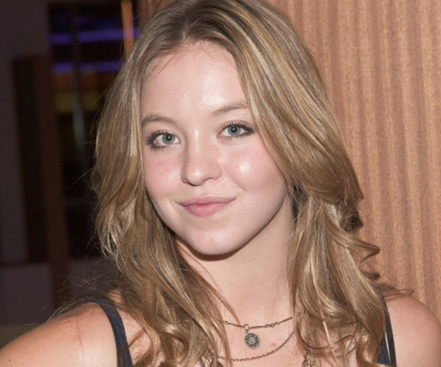 Sydney Sweeney Without Makeup - No Makeup Pictures - Makeup-Free Celebs