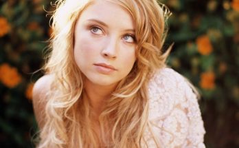 Elisabeth Harnois Without Cosmetics